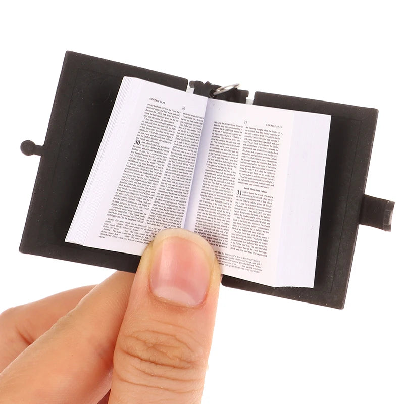 Mini Bible Keychain Book Pendant Key Chain Car Key School Bag Decoration Accessories English Cross Religious Keyring